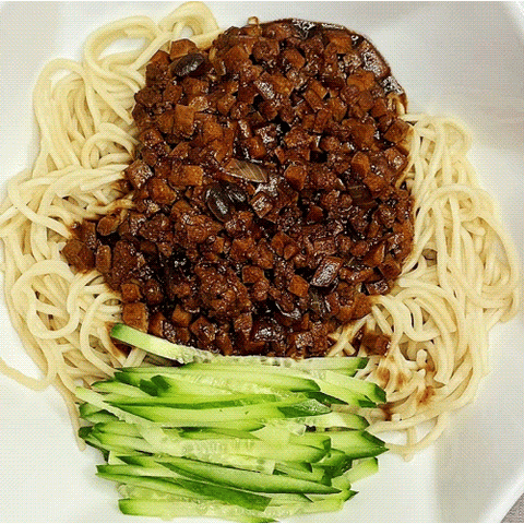 Fried Sauce Noodles 炸醬麵