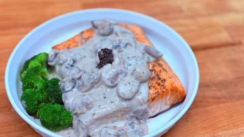 Salmon w/ Black Truffle Butter 黑松露奶油鮭魚