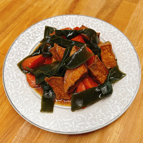 Braised Tofu with Kelp Knots vegan 滷豆腐海帶結 純素