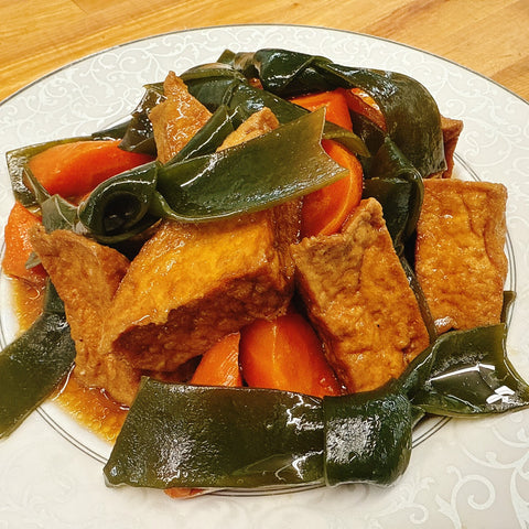 Braised Tofu with Kelp Knots vegan 滷豆腐海帶結 純素