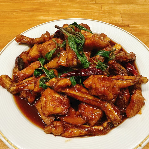 Three-Cup Frog Legs Mildly Spicy 三杯田雞腿