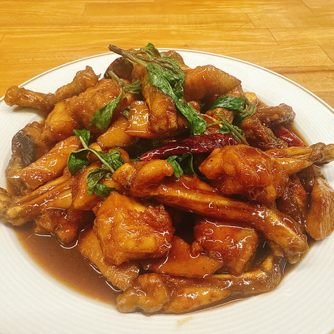 Three-Cup Frog Legs Mildly Spicy 三杯田雞腿