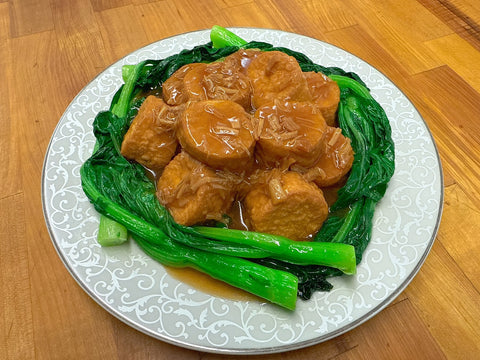 Egg Tofu w/ Scallop 瑤柱鮑汁玉豆腐