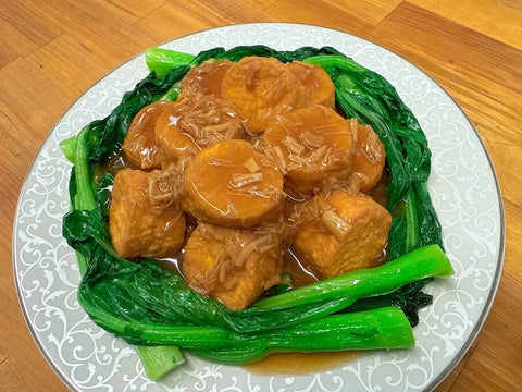 Egg Tofu w/ Scallop 瑤柱鮑汁玉豆腐